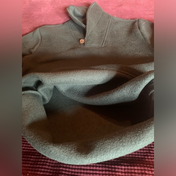👚 2/$15 Old Navy Hunter Green Sweater, Size Youth 14-16, Never Worn! - Picture 5 of 9